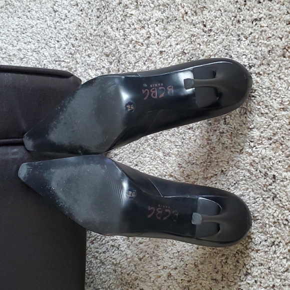 BCBG 8 1/2 black heels - Picture 5 of 11